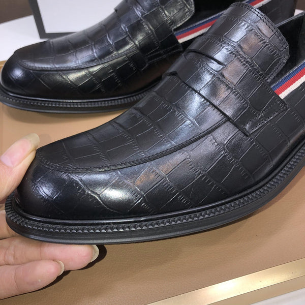 Mocassini eleganti da uomo GG in pelle di vacchetta nera 457680