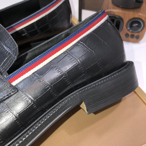 Mocassini eleganti da uomo GG in pelle di vacchetta nera 457680