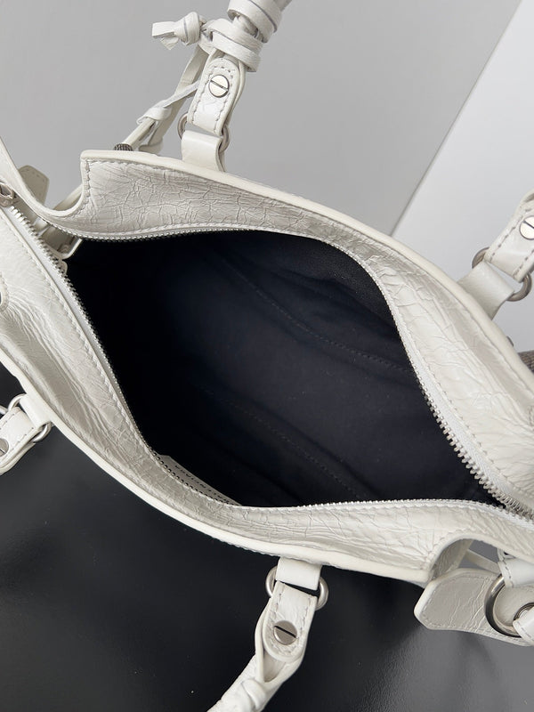 Balenciaga Neo Cagole scooter bag white lambskin 555322