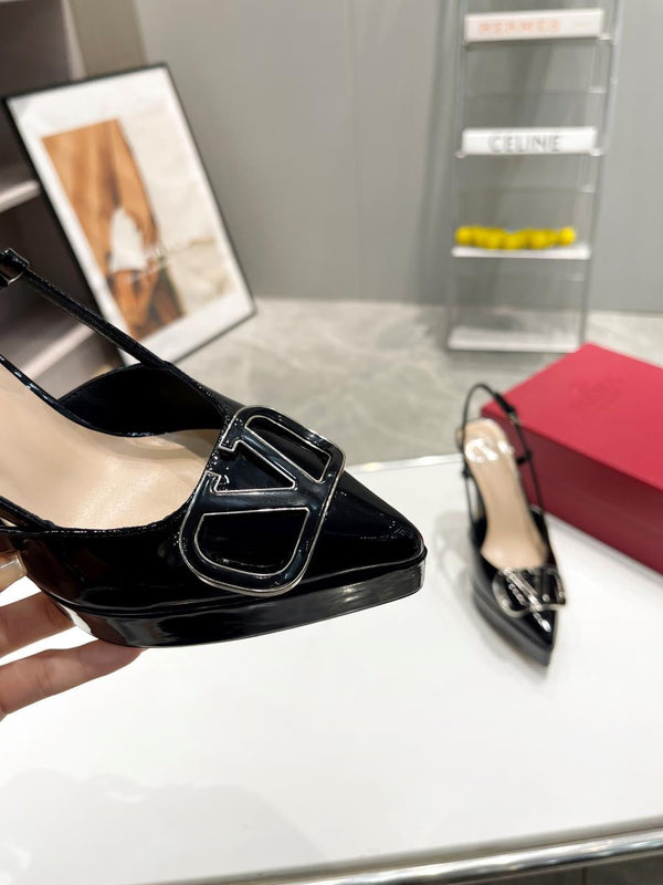 Décolleté con plateau e cinturino posteriore in pelle di vitello beige nera firmata Vlogo, 120 mm