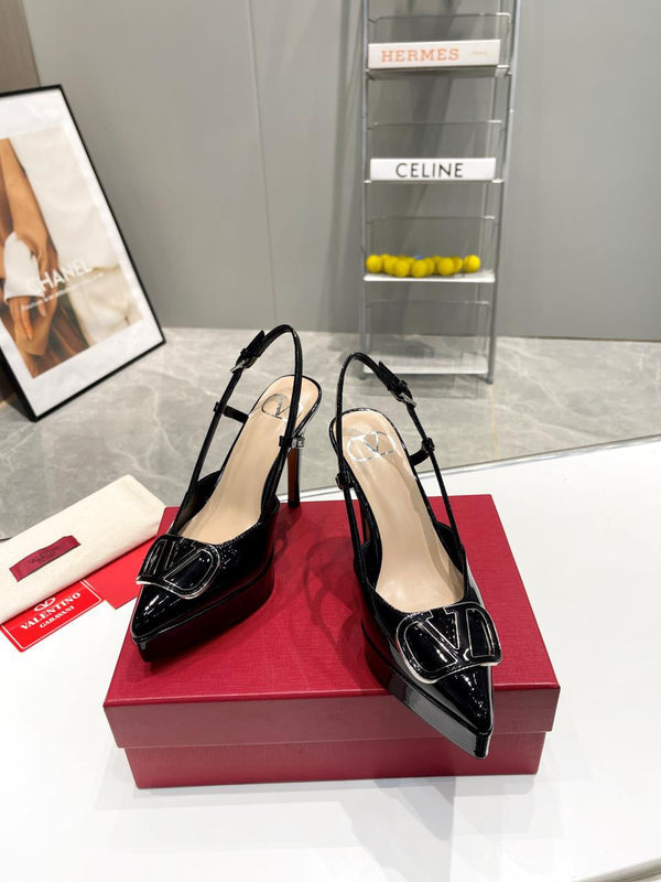 Décolleté con plateau e cinturino posteriore in pelle di vitello beige nera firmata Vlogo, 120 mm