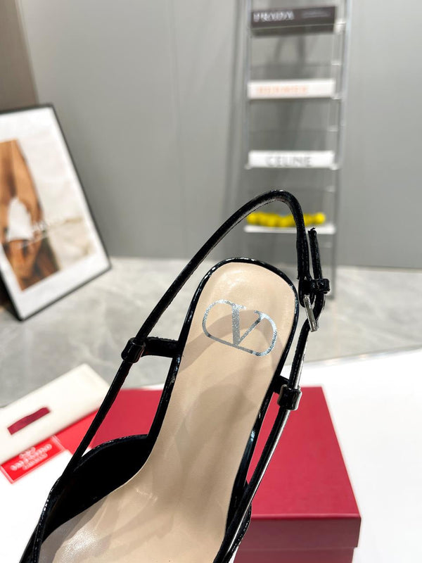 Décolleté con plateau e cinturino posteriore in pelle di vitello beige nera firmata Vlogo, 120 mm