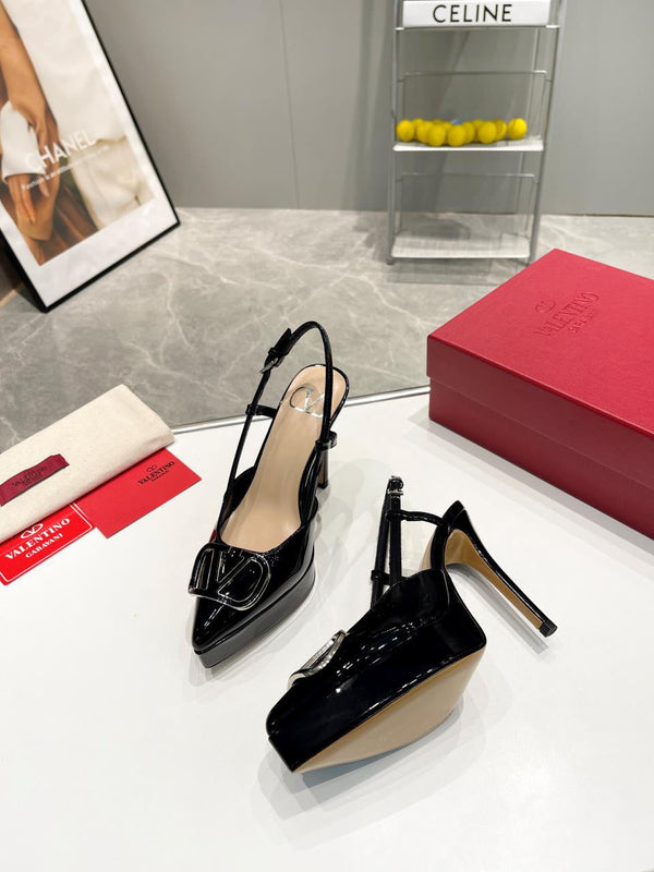 Décolleté con plateau e cinturino posteriore in pelle di vitello beige nera firmata Vlogo, 120 mm