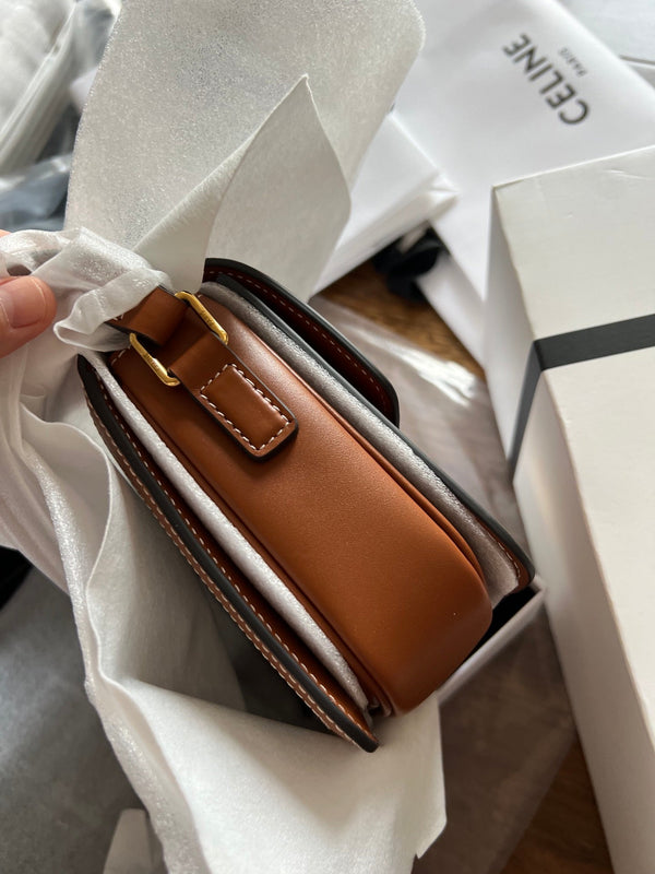 TEEN TRIOMPHE 18.5 TAN MONOGRAM CANVAS VITELLO MARRONE