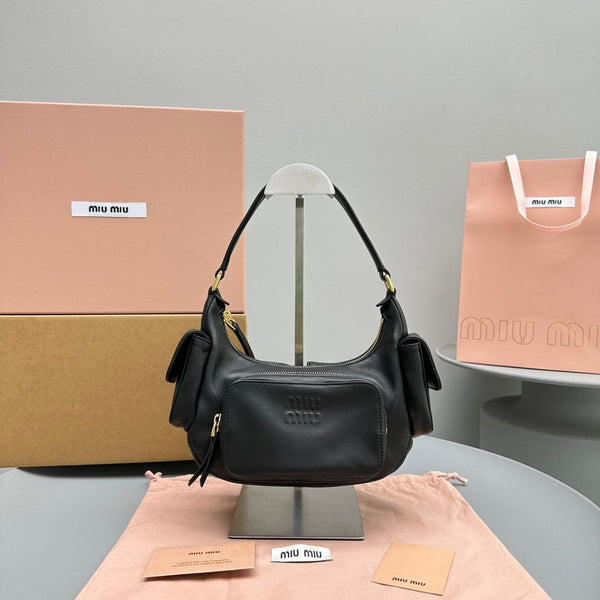 BORSA PUCKET 21 IN PELLE DI VITELLO NERA