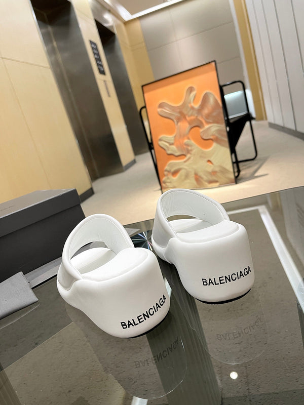 WEDGE SANDALS IN WHITE SOFT LAMBSKIN