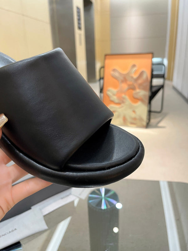 WEDGE SANDALS IN BLACK SOFT LAMBSKIN