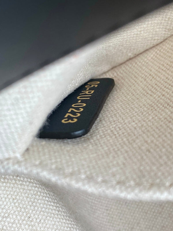 BORSA A MANO MEDIA DA 22 CHIAVI IN JACQUARD OBLIQUO BLU