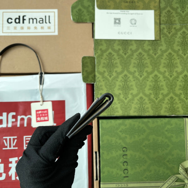 PORTA CARTE 12 IN PELLE DI VITELLO GOFFRATA VERDE MUSCHIO