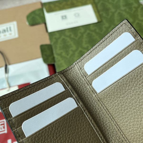 PORTA CARTE 12 IN PELLE DI VITELLO GOFFRATA VERDE MUSCHIO