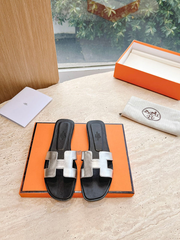 HM 25 Oran Sandal Black Silver Metalic Calfskin