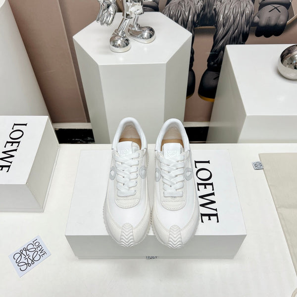 FLOW RUNNER SNEAKER IN WHITE SUEDE AND SHEEPSKIN