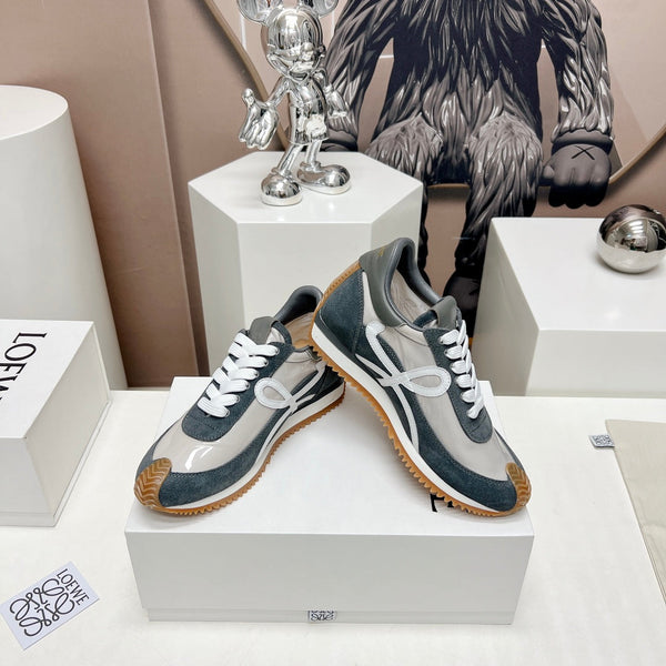 FLOW RUNNER SNEAKER IN SLATE GRAY SUEDE AND PALE GRAY SHEEPSKIN