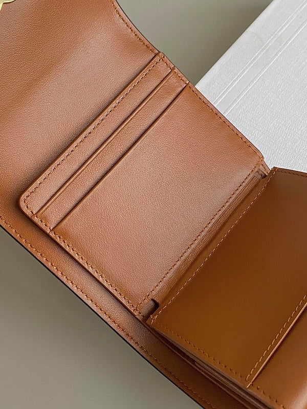 Portafoglio Triphome 10 a tre ante in pelle di vitello color cannella