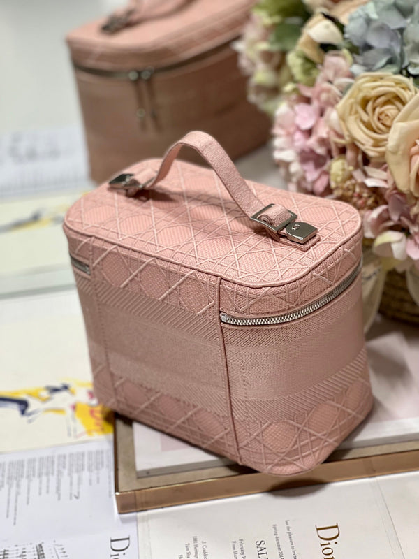 SMALL 25 TRAVEL VANITY CASE WITH SHOULDER STRAP PEACH PINK