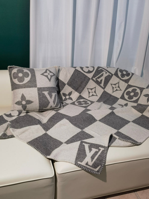 LV Checkmate Blanket Grey White