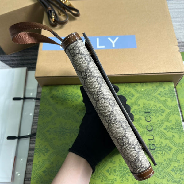 POCHETTE CON CHIUSURA GG 20 IN TELA BEIGE E PELLE DI VITELLO MARRONE