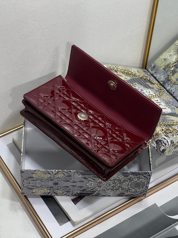 il mio cd mini 21 in pelle di agnello verniciata bordeaux