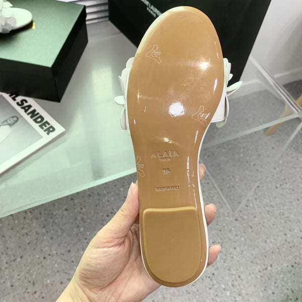 Alaia 25 Flower Slippers White Sheepskin 293161