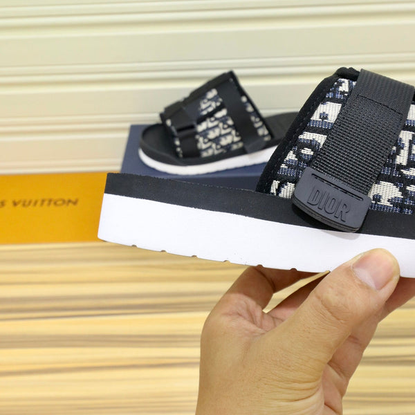 CD ALPHA SANDAL BLACK AND BEIGE JACQUARD