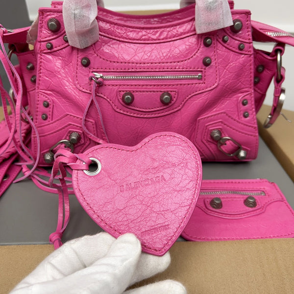 NEO CAGOLE 26 IN DEEP PINK LAMBSKIN