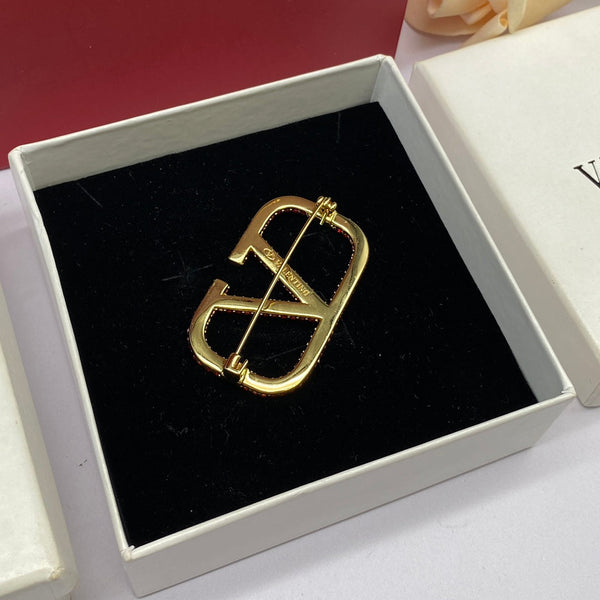 VT Brooch Gold Red 177382