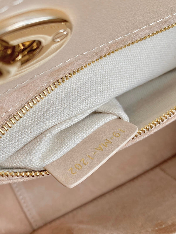 LADY 25 HANDBAG IN BEIGE CALFSKIN