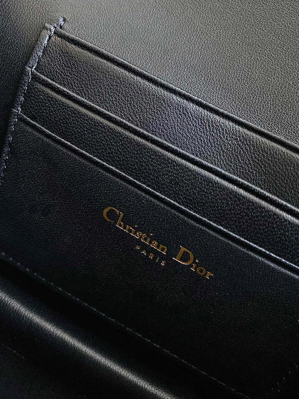 MINI BORSA A CATENA 17 IN PELLE DI VITELLO NERA