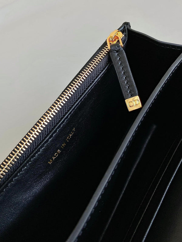 MINI BORSA A CATENA 17 IN PELLE DI VITELLO NERA