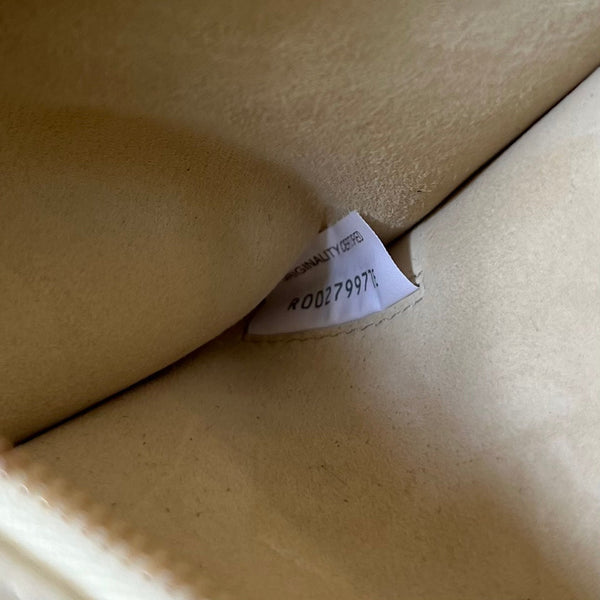 MEDIUM SOLSTICE 44 DARK CREAM LAMBSKIN