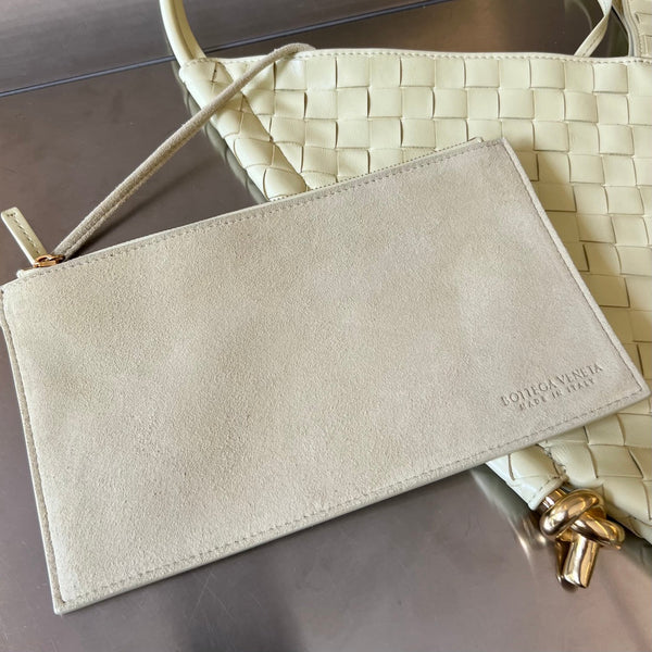 MEDIUM SOLSTICE 44 DARK CREAM LAMBSKIN