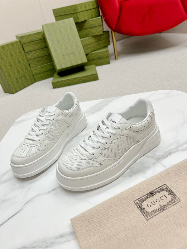GG EMBOSSED TRAINER WHITE CALFSKIN