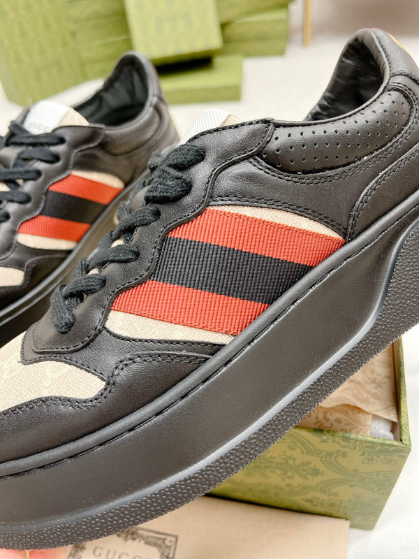 GG TRAINER IN PELLE DI VITELLO NERA E CREMA