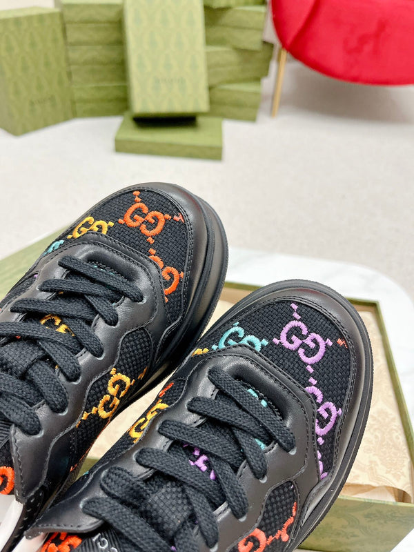 GG TRAINER IN PELLE DI VITELLO NERA CON MOTIVO