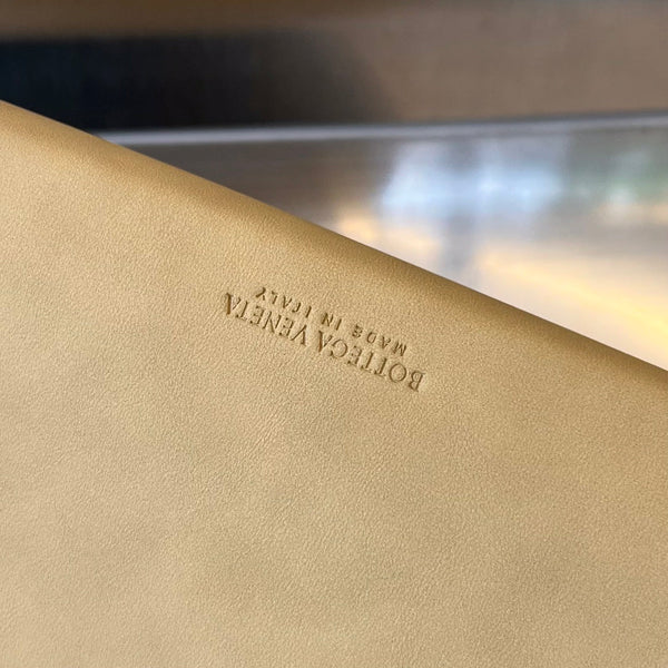 MEDIUM 32 BROWN BAG KRAFT CALFSKIN