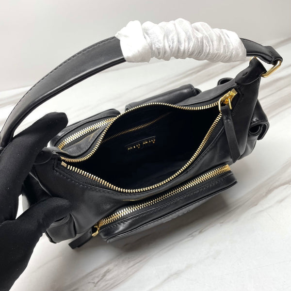 MIU POCKET 21CM SHOULDER BAG BLACK CALFSKIN