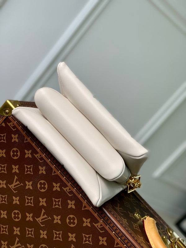 coussin bb 21 crema rosa nero monogramma impresso pelle di vitello hardware dorato