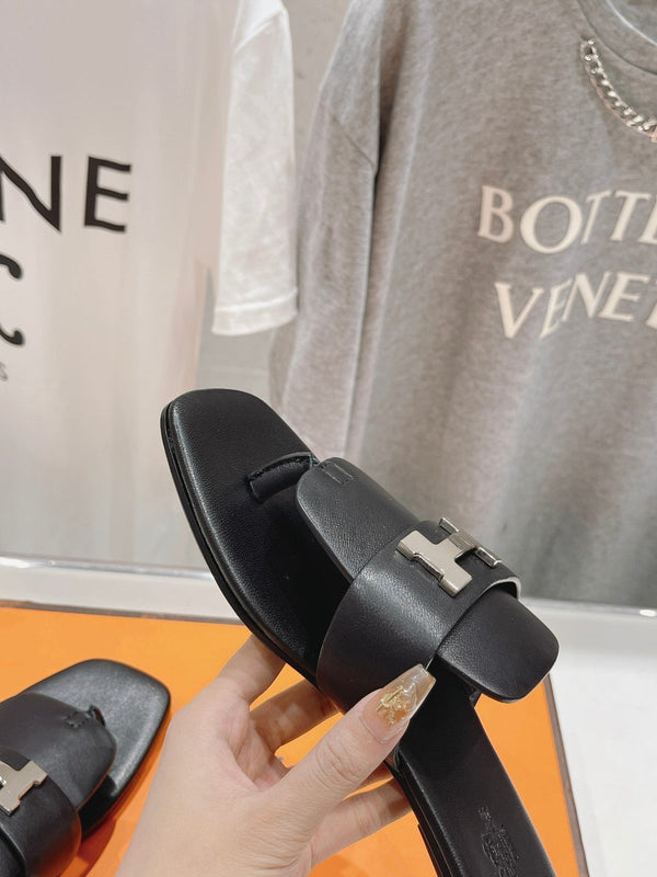 CLASSIC H BUCKLE SANDALS BLACK LAMBSKIN