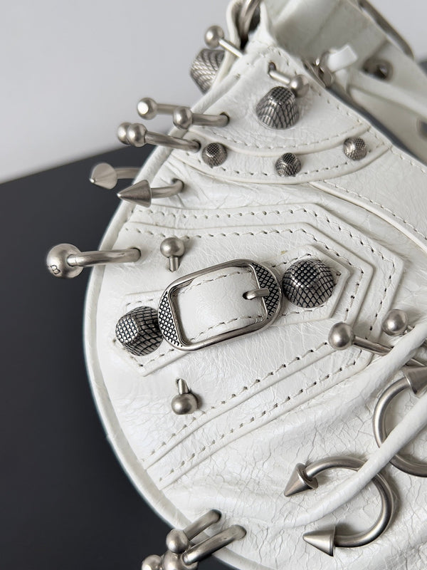 LE CAGOLE XS SHOULDER BAG 26 IN WHITE ARENA LAMBSKIN WITH PIERCING SILVER HARDWARE
