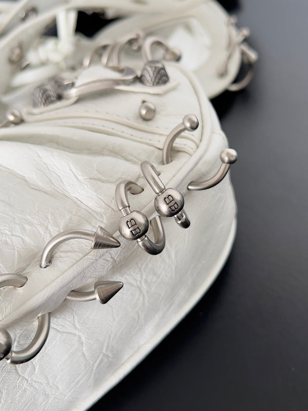 LE CAGOLE XS SHOULDER BAG 26 IN WHITE ARENA LAMBSKIN WITH PIERCING SILVER HARDWARE