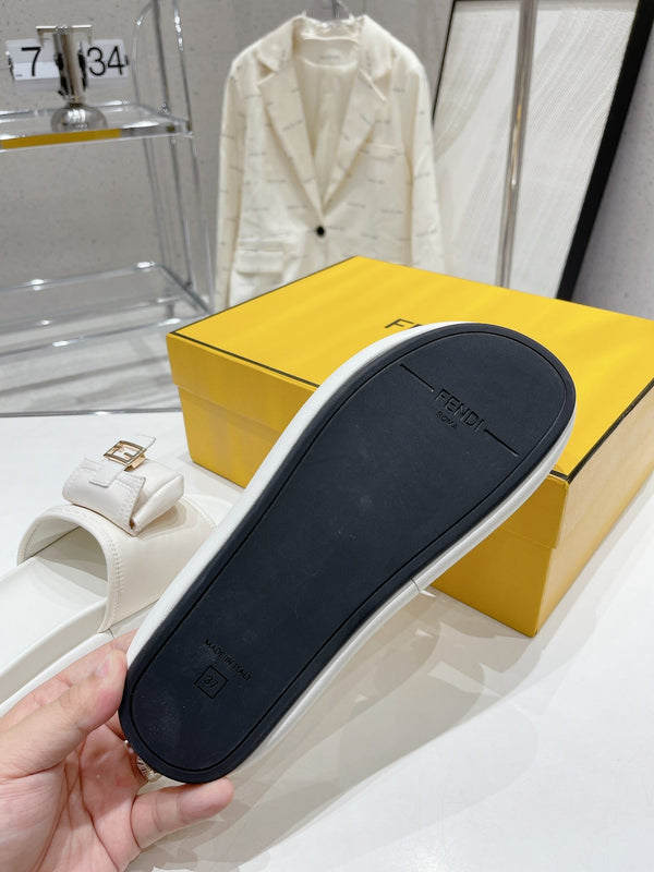FENDI BAGUETTE SLIPPERS IN WHITE LAMBSKIN WITH GOLD HARDWARE