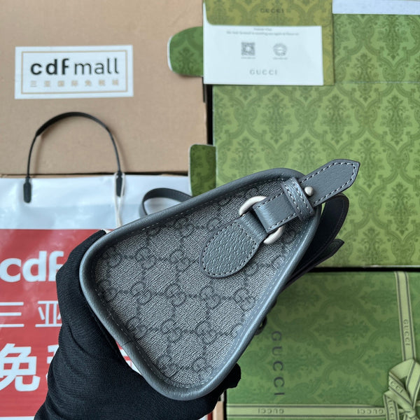 Sac bandoulière Gucci 35 en toile grise 240021