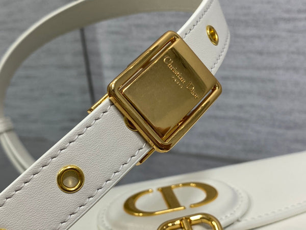 MEDIUM CD BOBBY 22CM WHITE CALFSKIN GOLD HARDWARE