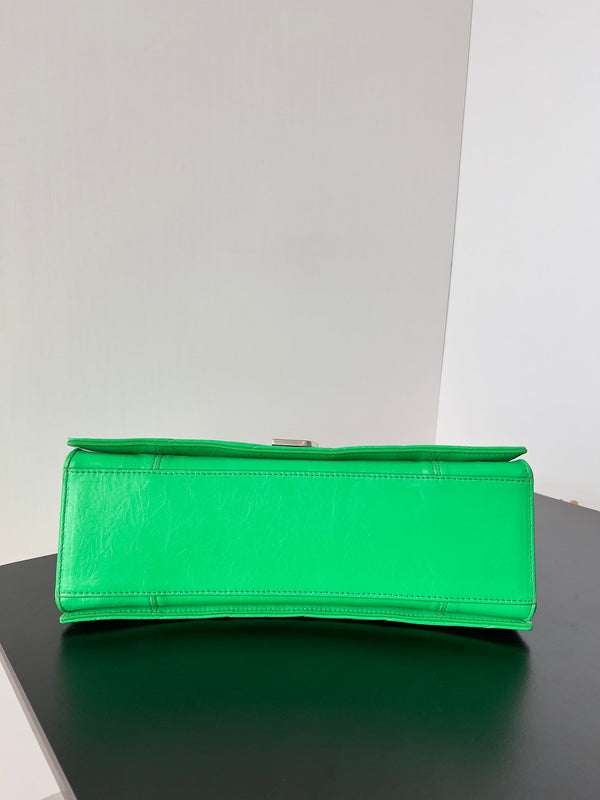 BORSA CRUSH CHAINED 32 IN PELLE DI VITELLO SCHIACCIATA TRAPUNTATA VERDE CON FERRAMENTA IN ARGENTO