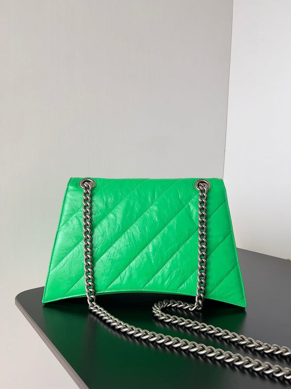 BORSA CRUSH CHAINED 32 IN PELLE DI VITELLO SCHIACCIATA TRAPUNTATA VERDE CON FERRAMENTA IN ARGENTO