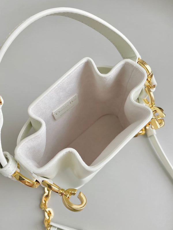 PICCOLO C'EST 18 IN PELLE DI VITELLO GOFFRATA CD BIANCA