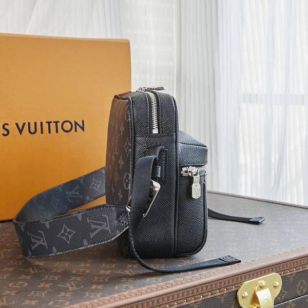 OUTDOOR MESSENGER 26 IN BLACK TAIGA LEATHER MIX MONOGRAM ECLIPSE CANVAS