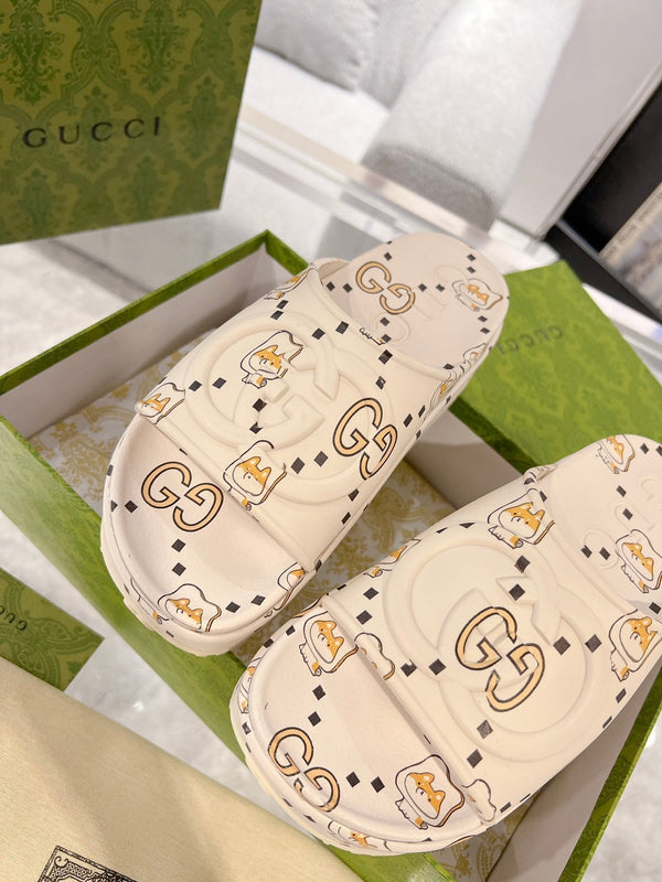 GC 25 Interlocking G 50mm Slide Sandal Monogram Beige Cowhide 292389