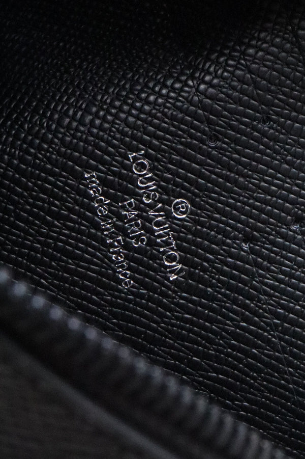 LV Pochette Kasai Clutches Taiga Leather 175199