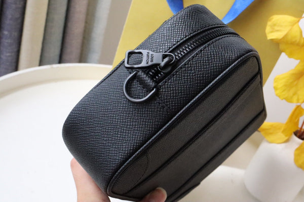 LV Pochette Kasai Clutches Taiga Leather 175199